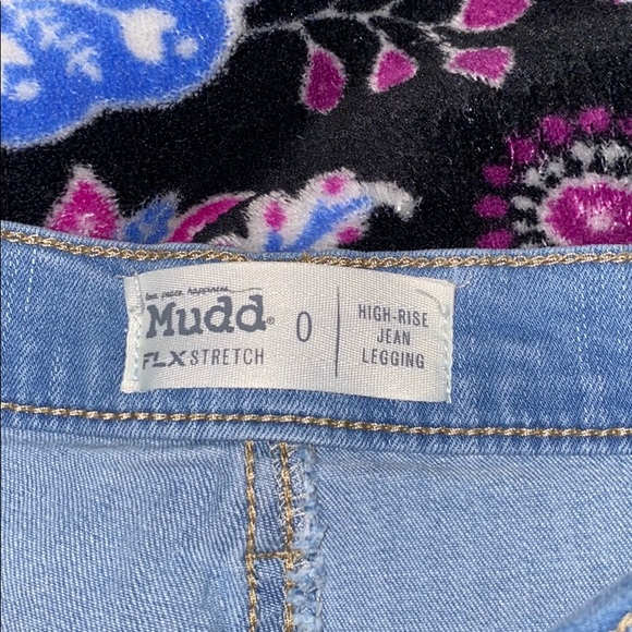 light jeans, distressed - Picture 3 of 4